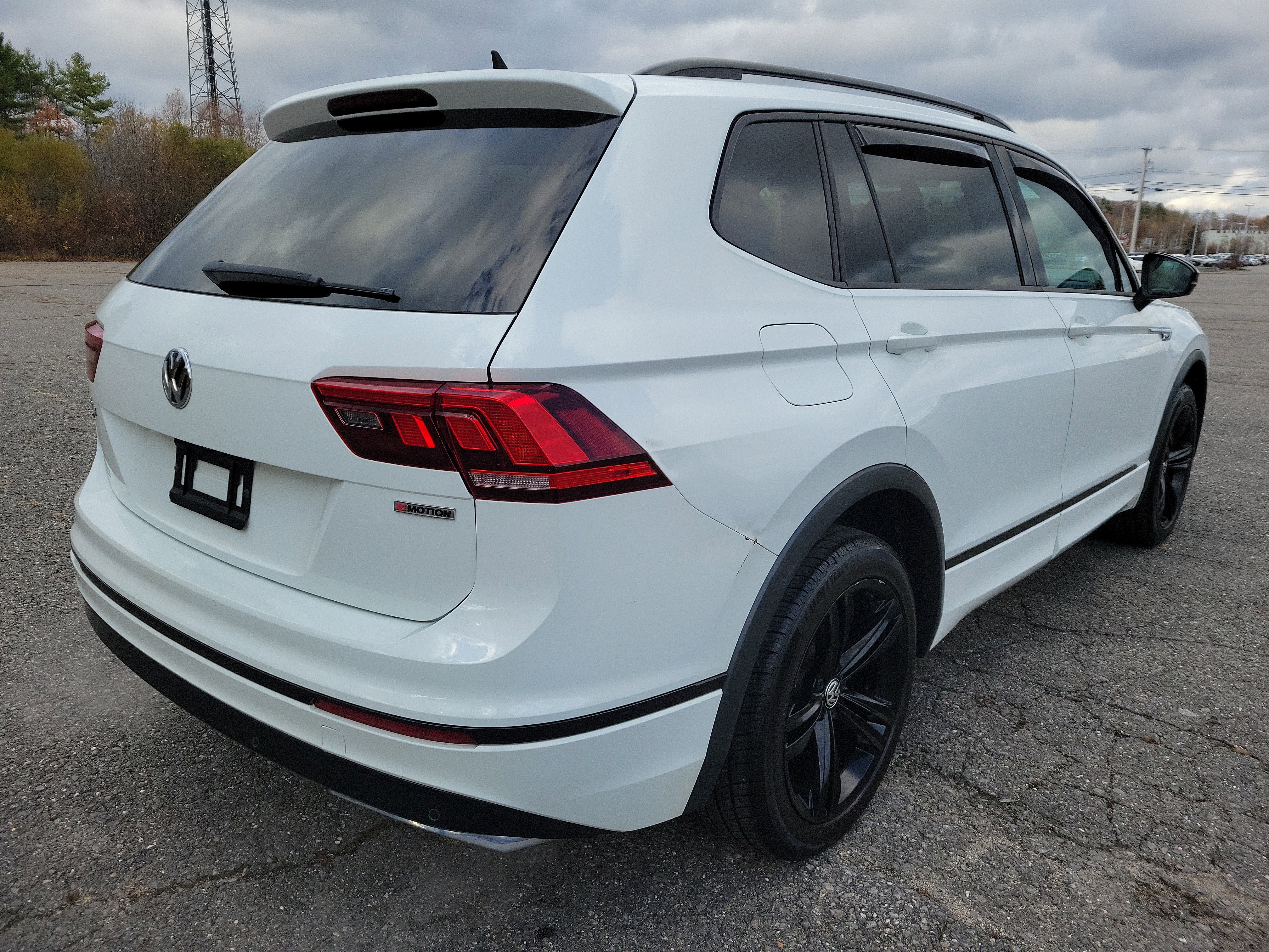 Used 2019 Volkswagen Tiguan SEL Premium R-Line image 5