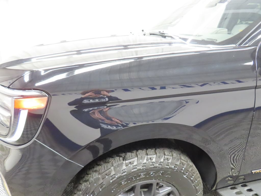 Used 2025 Ford Expedition Tremor AWD/4WD image 43