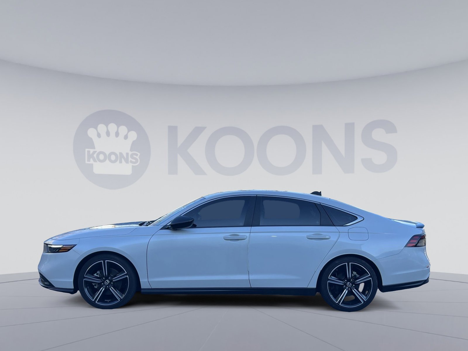 Used 2024 Honda Accord Sport image 2