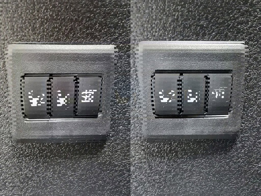 Used 2015 Toyota RAV4 Limited w/ Technology Package image 32