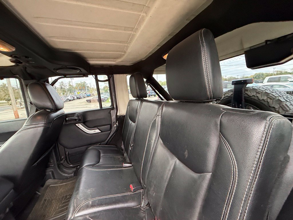 Used 2014 Jeep Wrangler Unlimited Sahara w/ Connectivity Group AWD/4WD image 23
