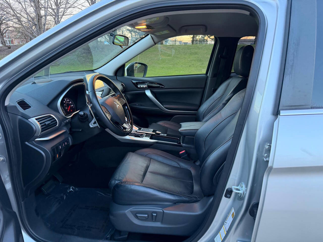 Used 2018 Mitsubishi Eclipse Cross SEL AWD/4WD image 9