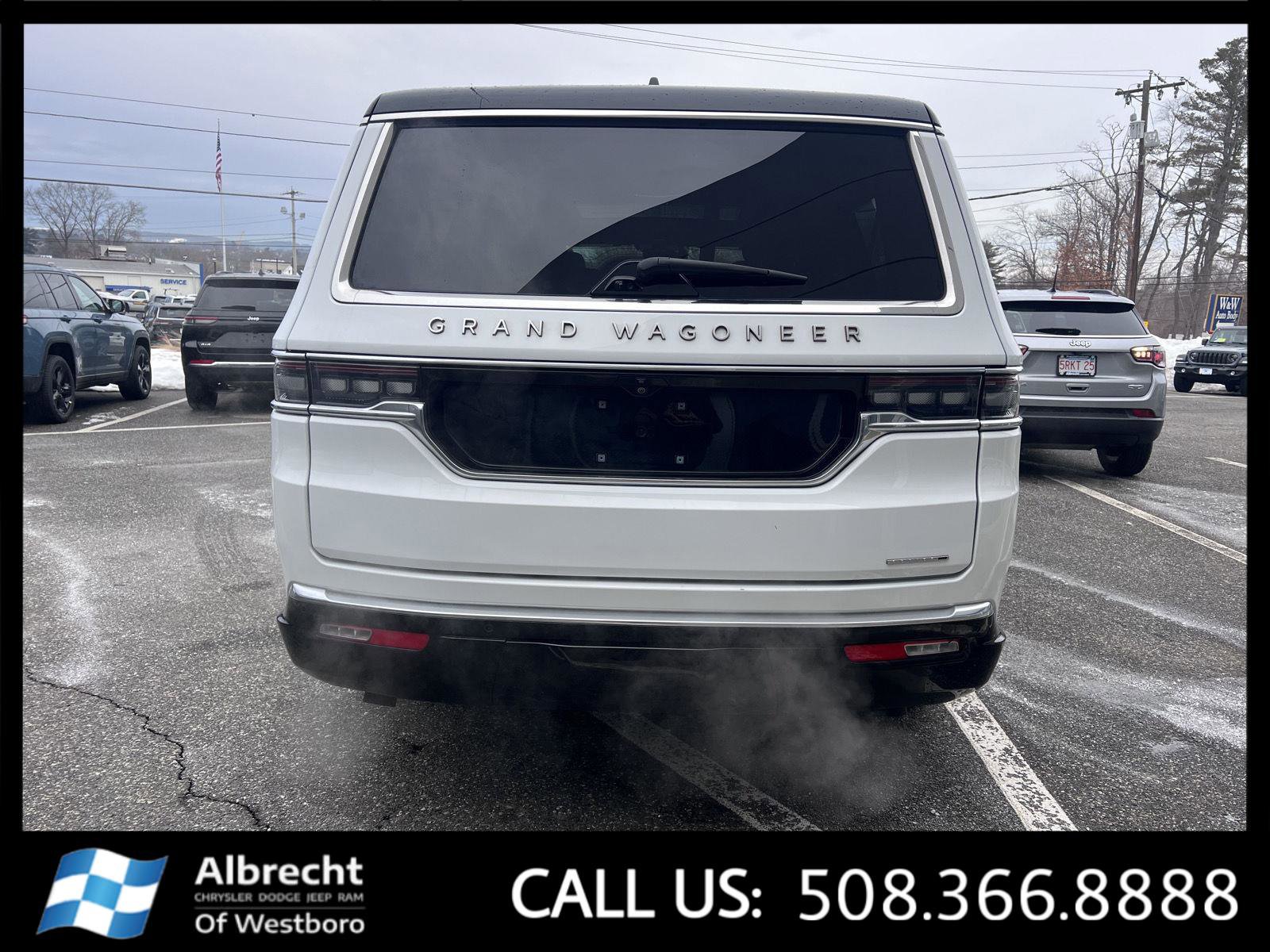 Used 2024 Jeep Grand Wagoneer L Series III image 4