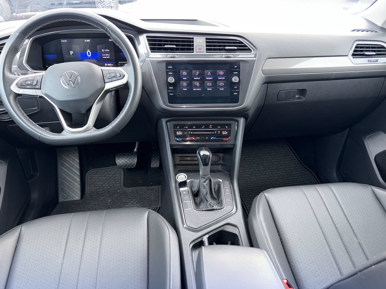 Used 2022 Volkswagen Tiguan SE FWD video 2