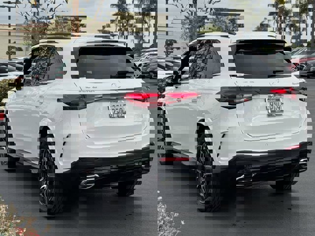 Used 2025 Mercedes-Benz GLC 300 4MATIC image 13