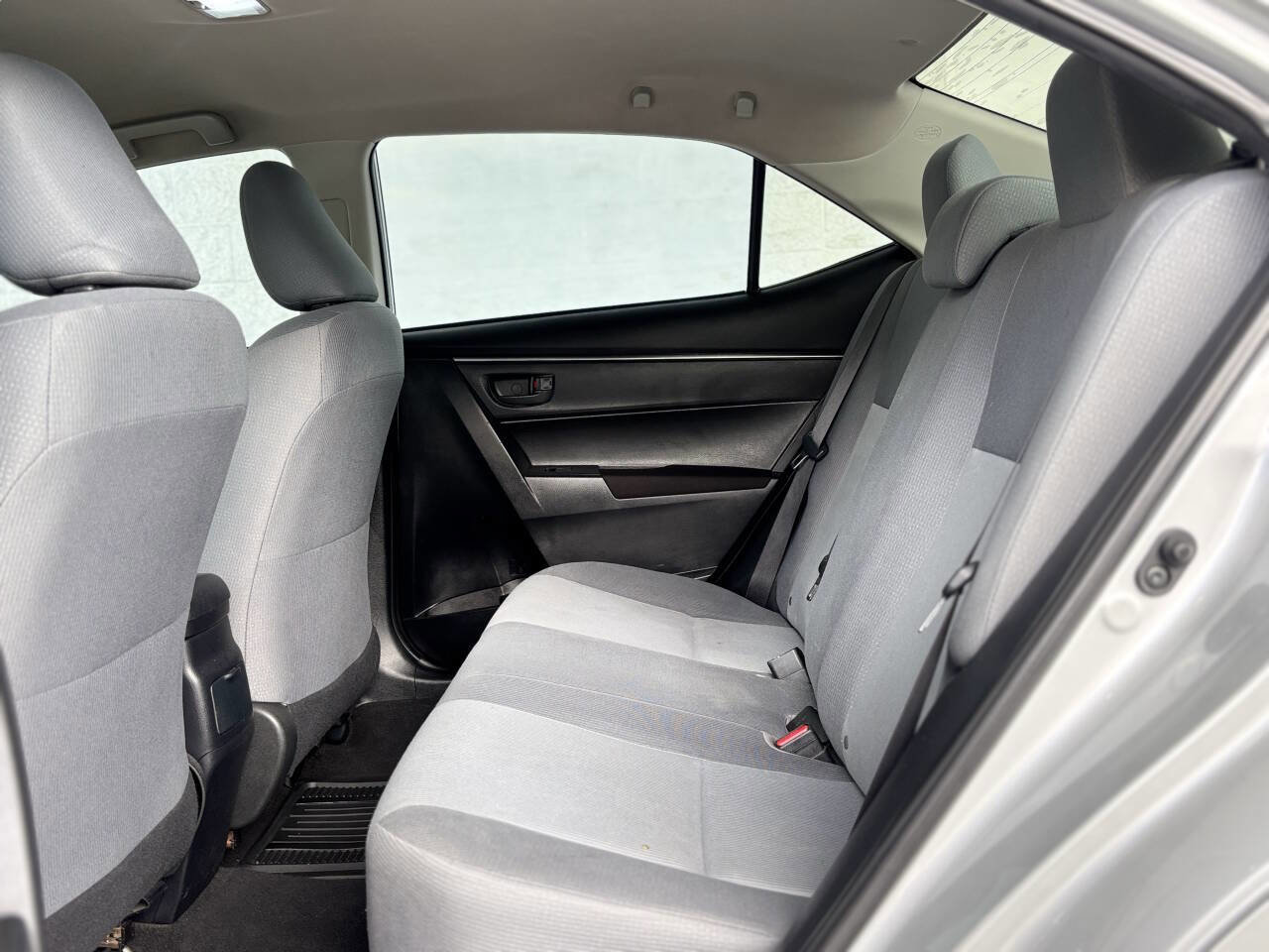 Used 2015 Toyota Corolla L image 21