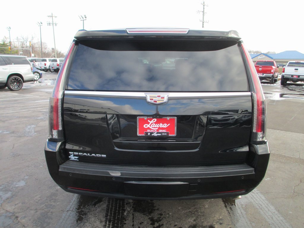 Used 2019 Cadillac Escalade ESV Premium Luxury image 4
