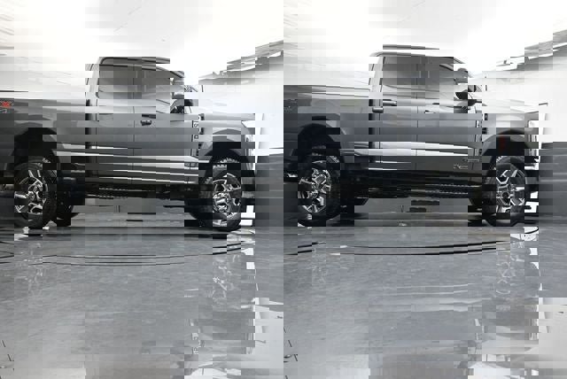 Used 2024 Ford F350 Lariat w/ FX4 Off-Road Package image 34