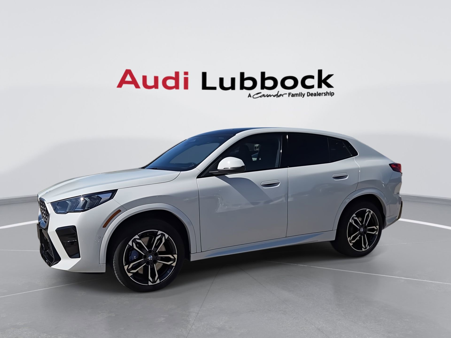 Used 2026 BMW X2 xDrive28i AWD/4WD image 5