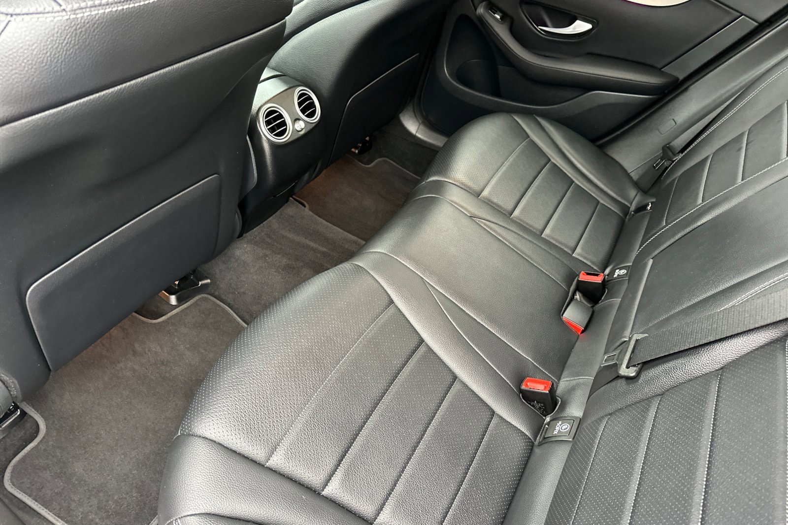 Used 2020 Mercedes-Benz GLC 350e GLC 350e image 12