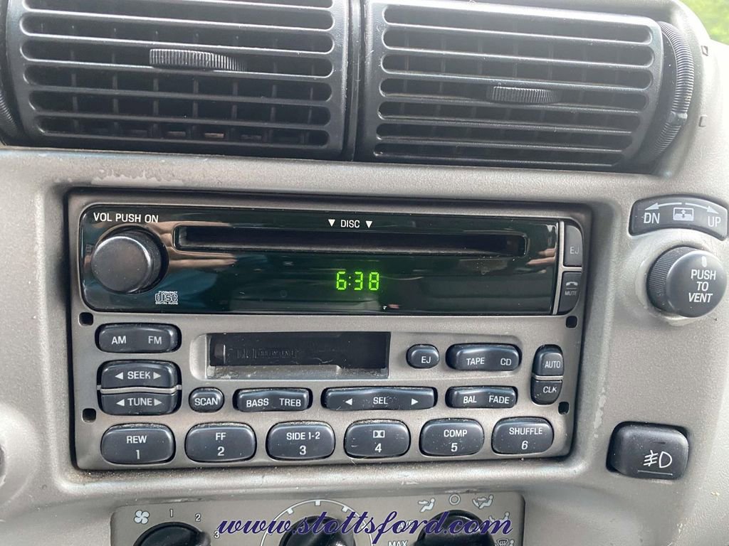 Used 2003 Ford Explorer Sport Trac XLS RWD image 24