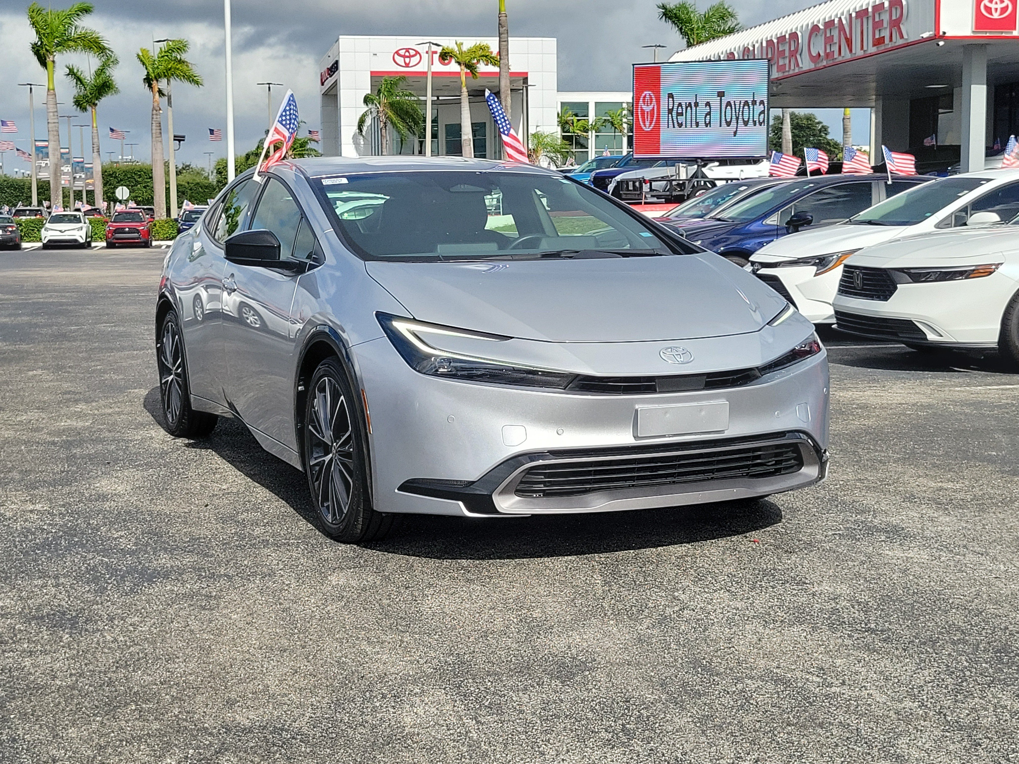 Used 2025 Toyota Prius XLE FWD video 2