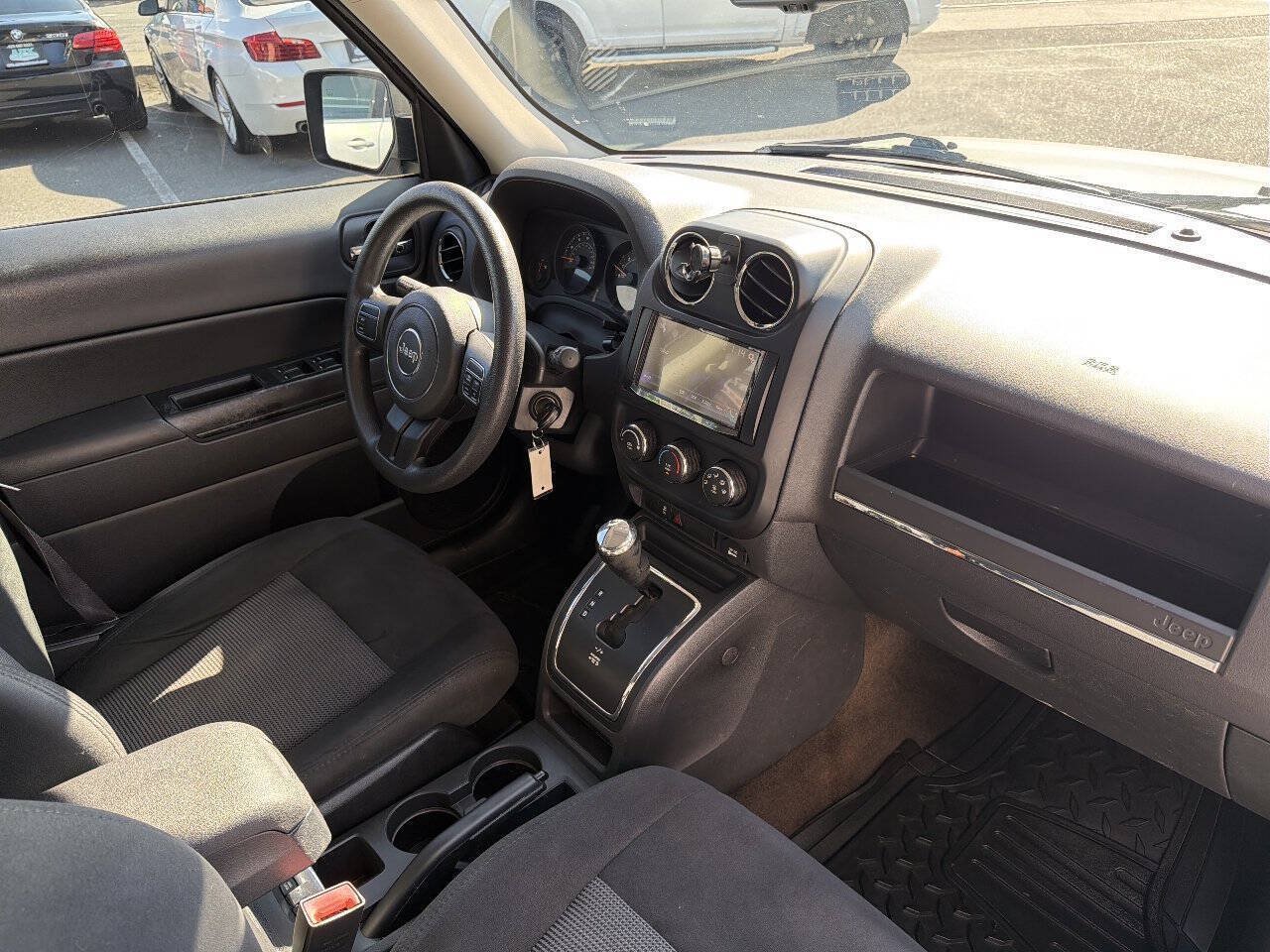 Used 2016 Jeep Patriot Sport w/ Power Value Group AWD/4WD image 19