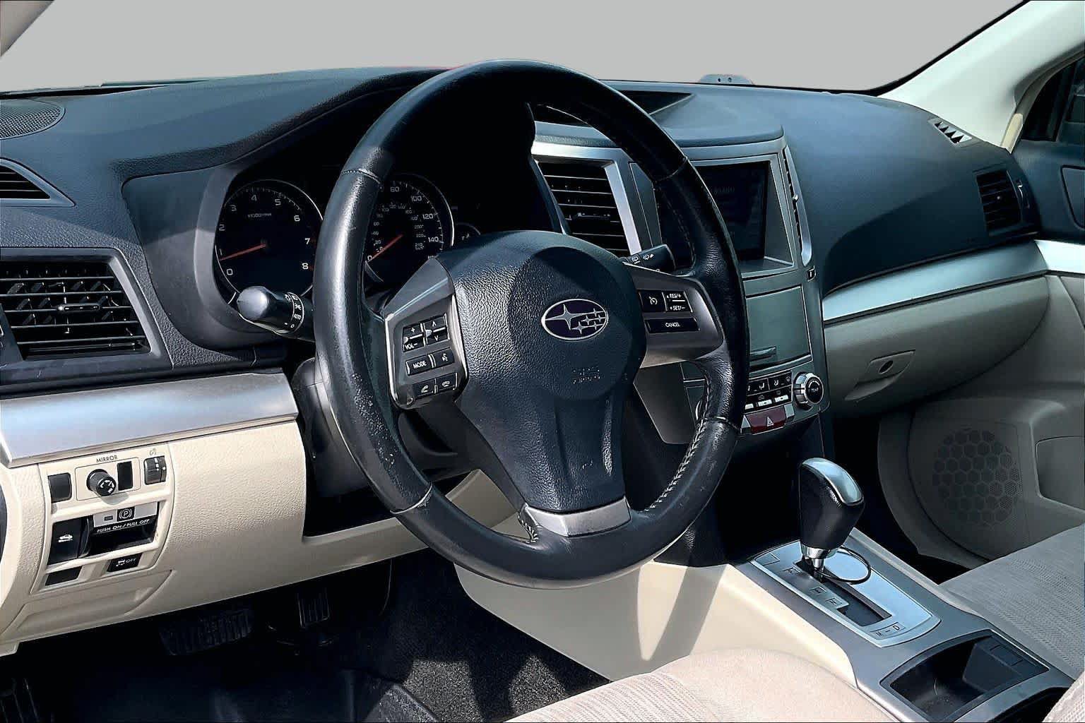 Used 2013 Subaru Outback 2.5i Premium AWD/4WD image 17