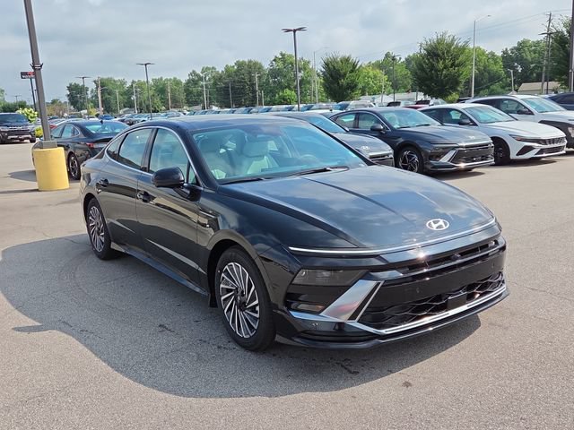 New 2026 Hyundai Sonata Limited FWD image 4
