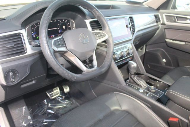 Used 2022 Volkswagen Atlas SEL Premium image 15