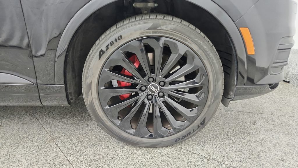 Used 2018 Audi Q7 3.0T Prestige w/ Prestige Package AWD/4WD image 25