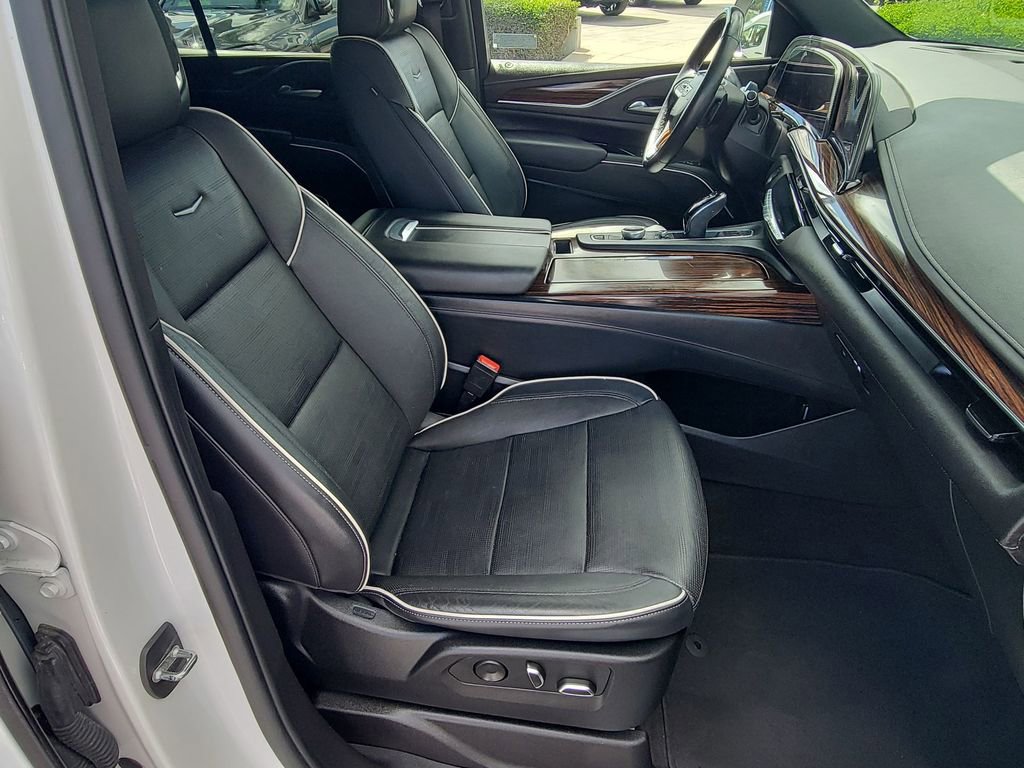 Certified 2022 Cadillac Escalade Premium Luxury image 28