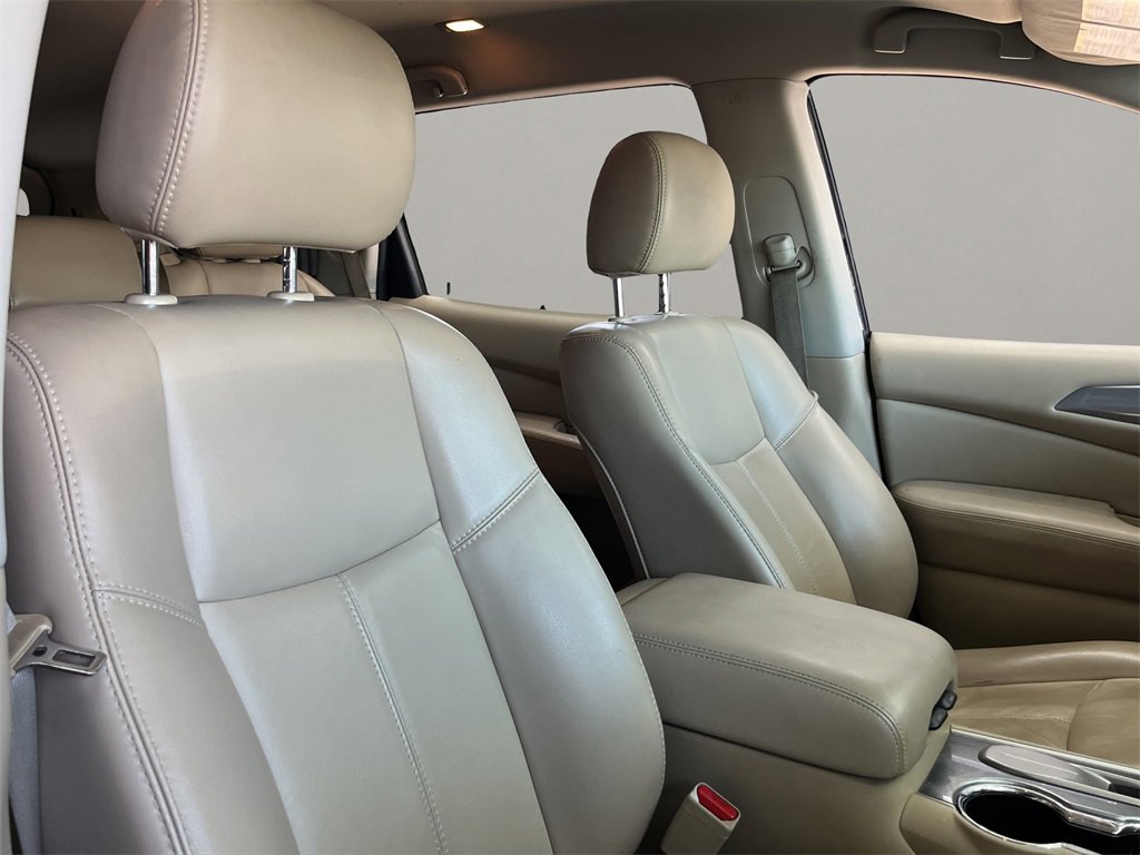 Used 2018 Nissan Pathfinder SL image 16