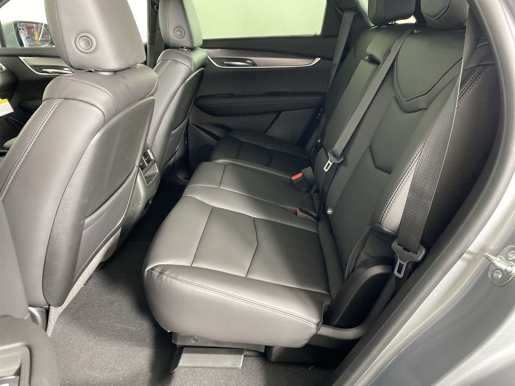 New 2025 Cadillac XT5 Luxury image 25