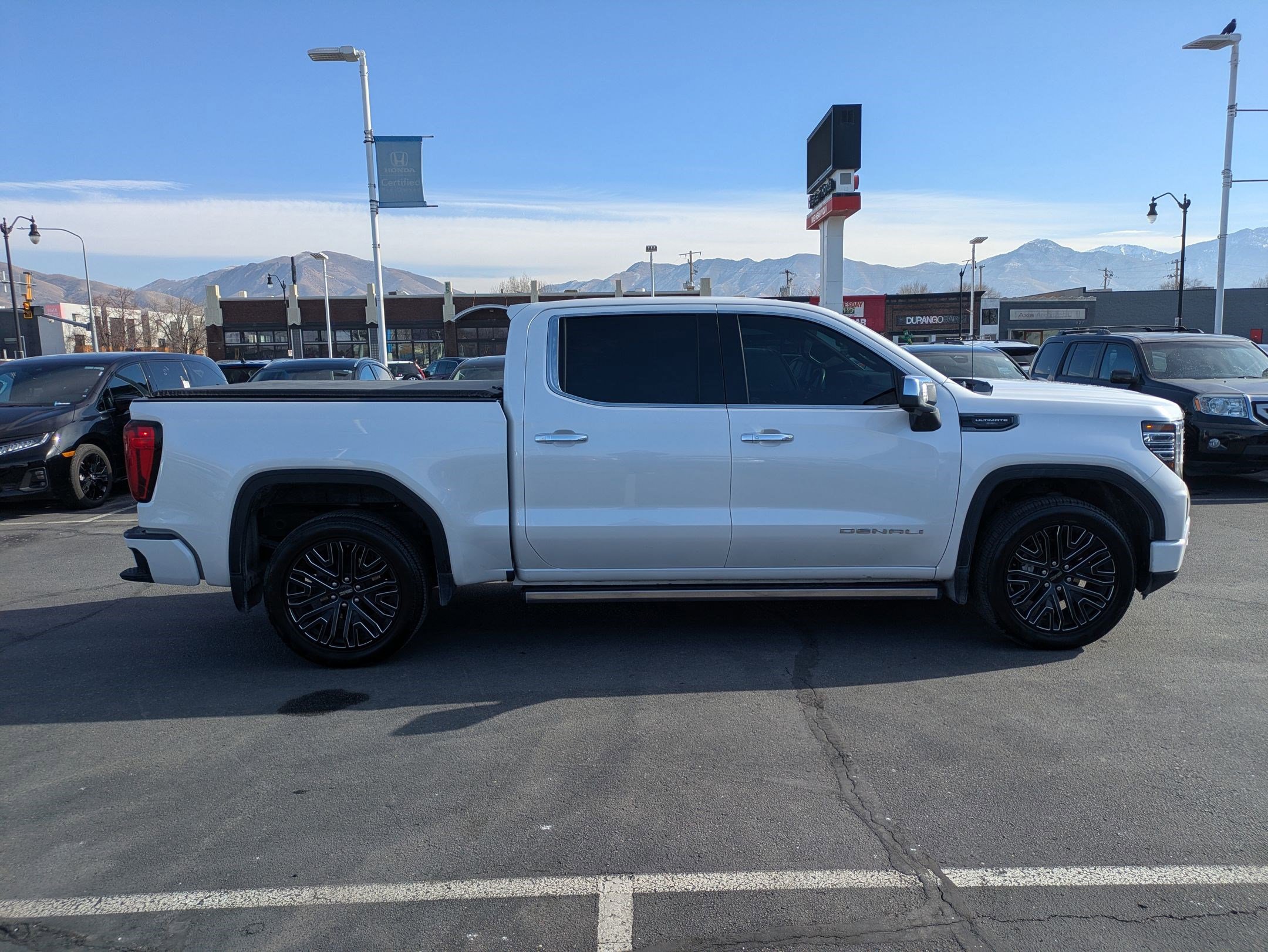 Used 2022 GMC Sierra 1500 Denali Ultimate image 2