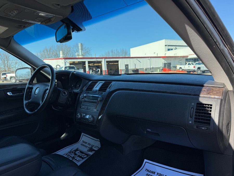 Used 2008 Cadillac DTS w/ Sun And Sound Package FWD image 19