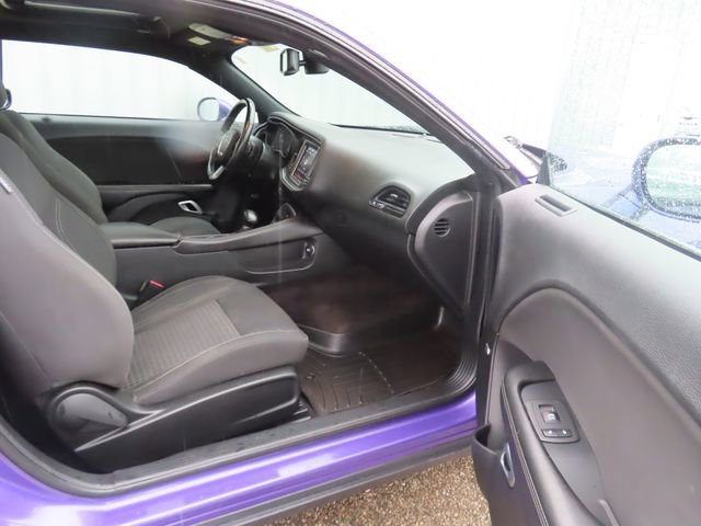 Used 2019 Dodge Challenger SXT w/ Driver Convenience Group image 21