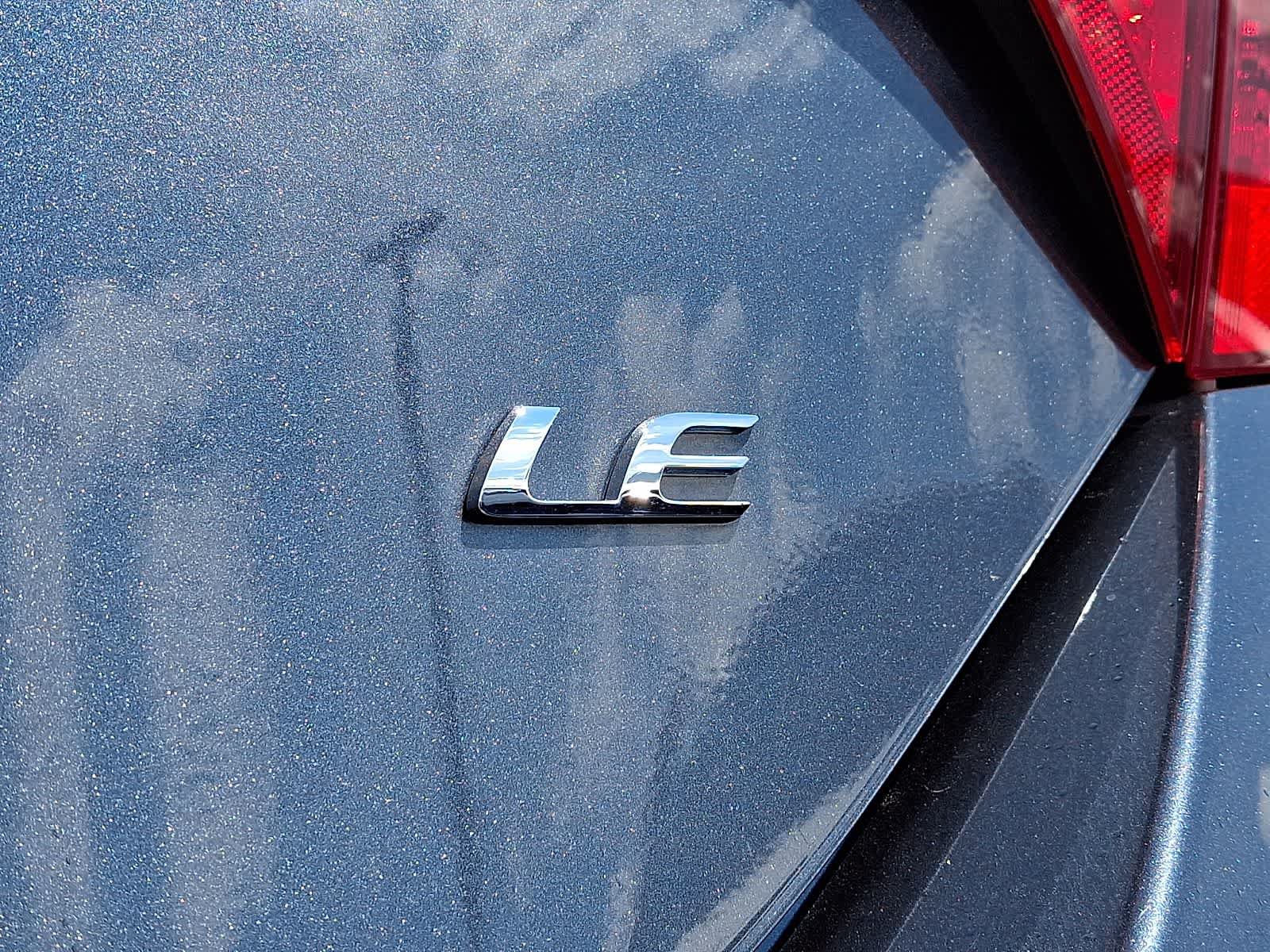 Certified 2018 Toyota Corolla LE FWD image 32