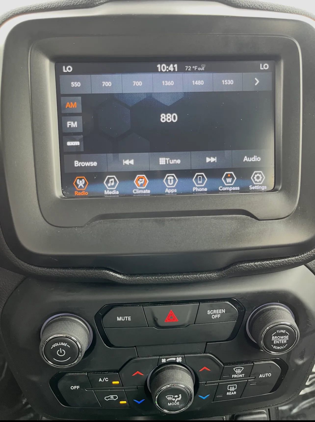 Used 2019 Jeep Renegade Altitude w/ Quick Order Package 2XM AWD/4WD image 17