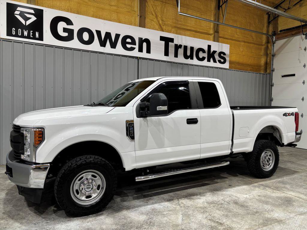 Used 2017 Ford F250 XL w/ Power Equipment Group AWD/4WD image 4