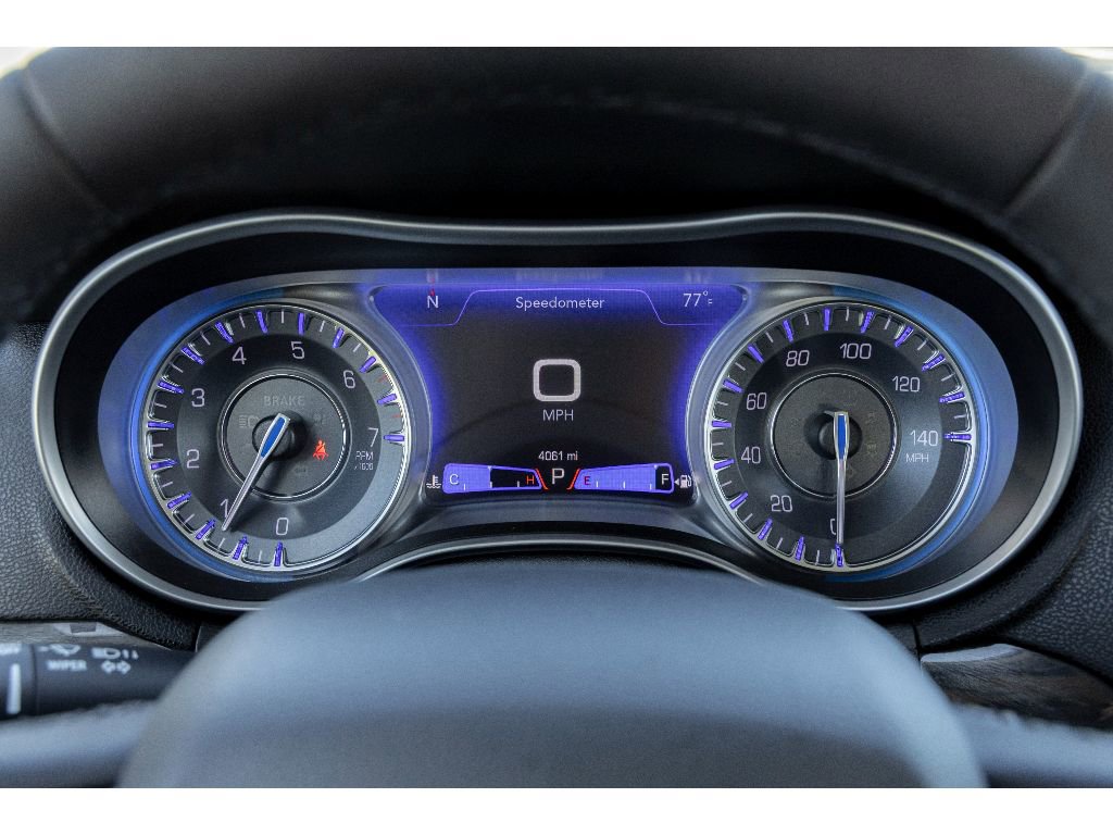 Used 2022 Chrysler 300 Touring w/ Sport Appearance Package image 23