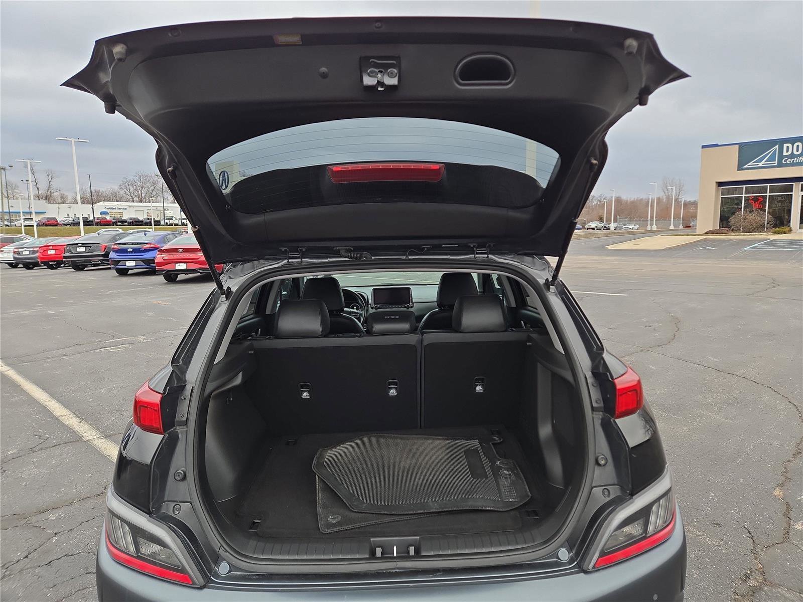 Used 2023 Hyundai Kona Limited image 31