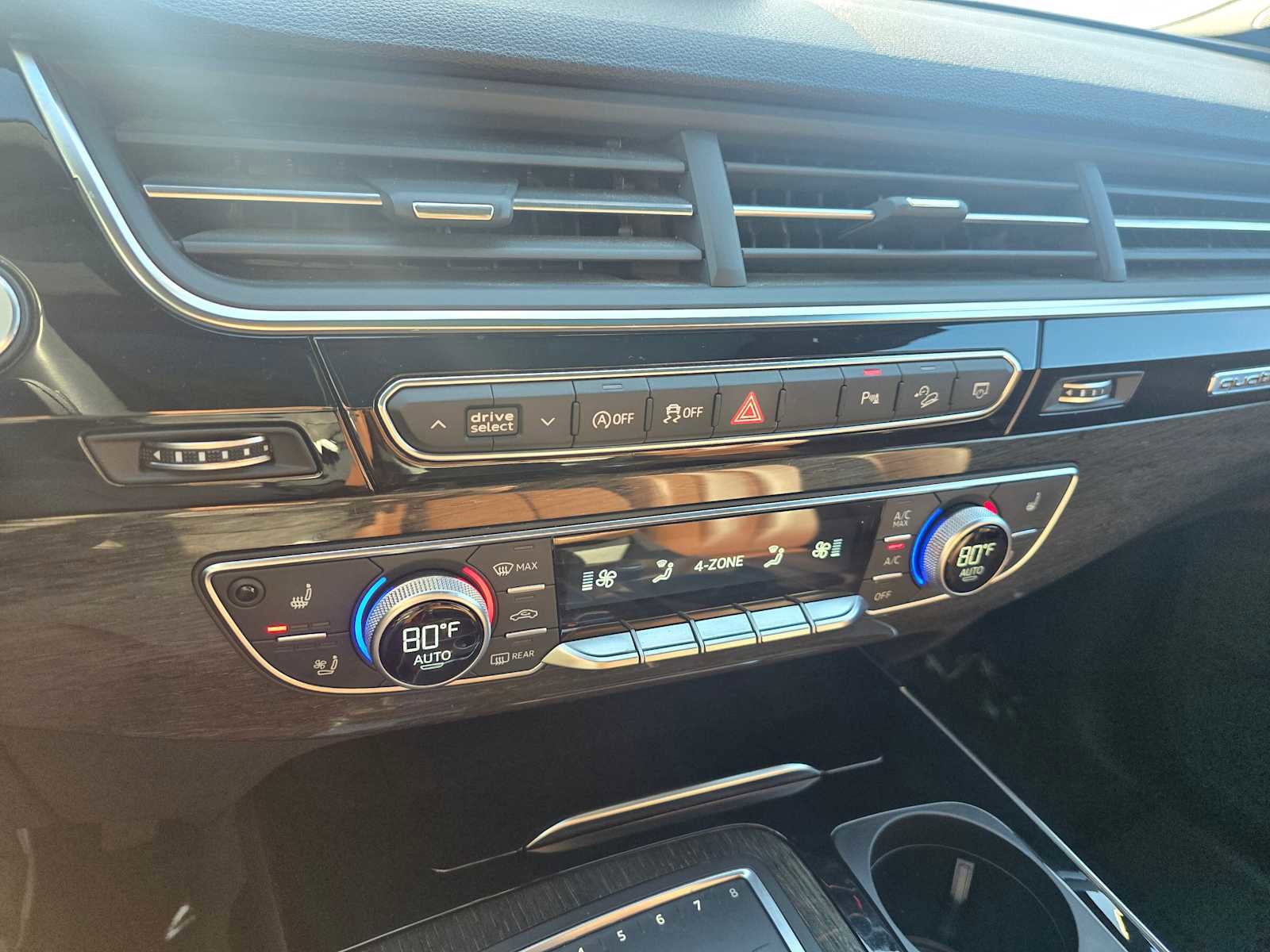 Used 2018 Audi Q7 3.0T Prestige image 31