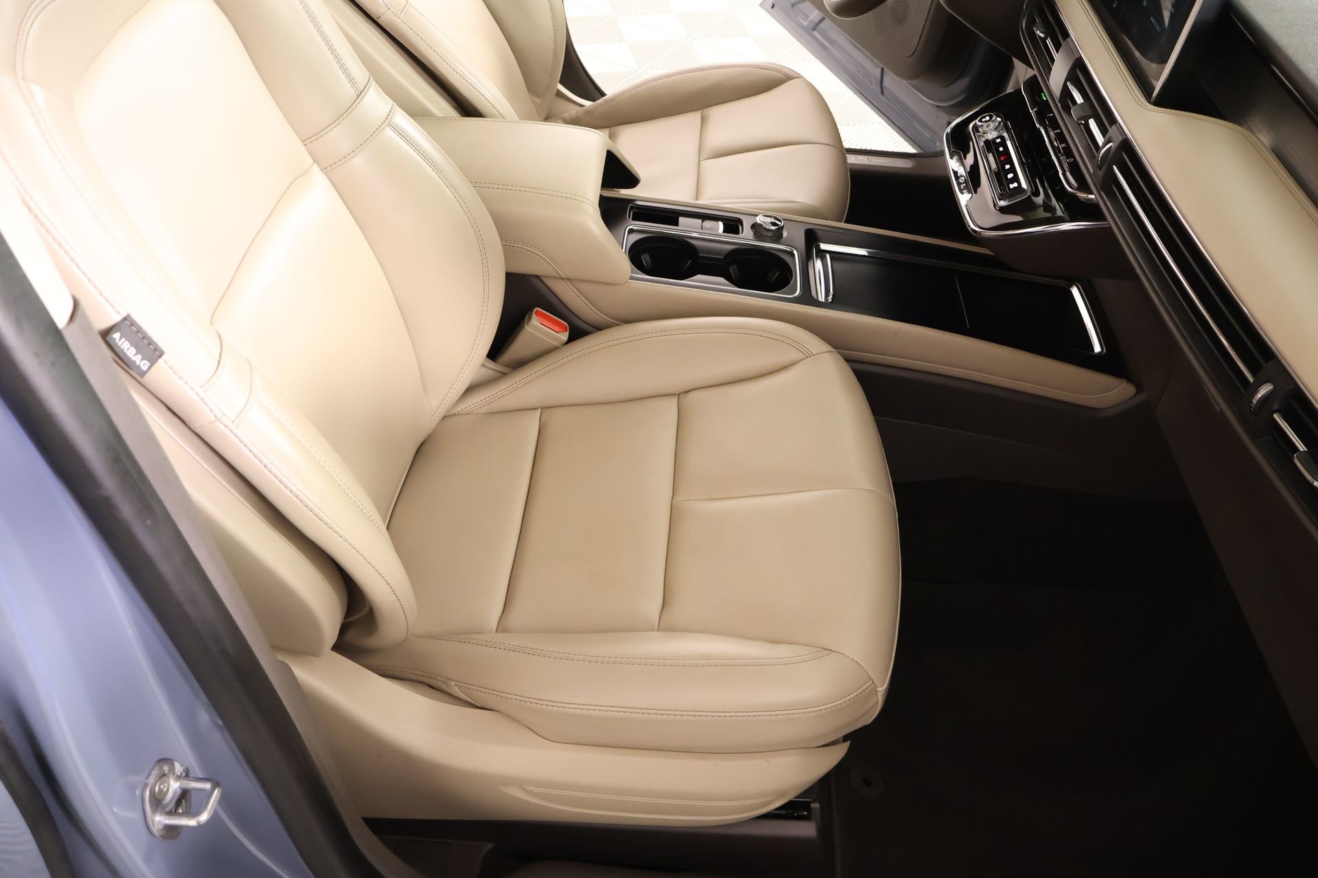 Used 2023 Lincoln Corsair FWD image 13