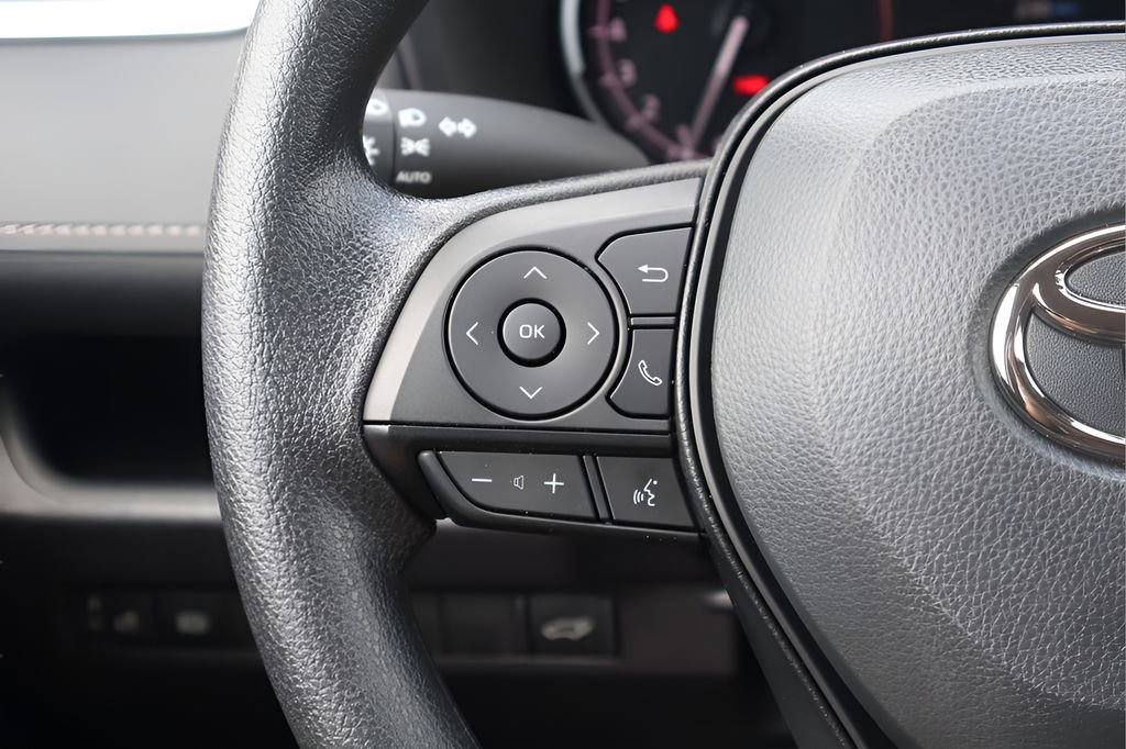 Certified 2025 Toyota RAV4 XLE FWD image 19