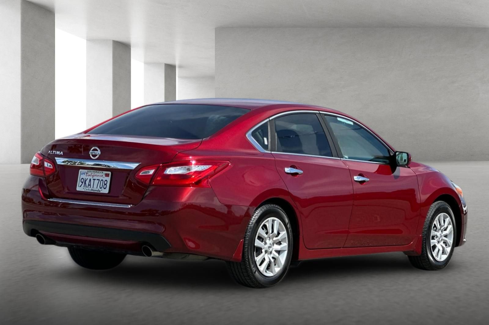 Used 2017 Nissan Altima 2.5 S w/ Power Driver Seat Package FWD image 4