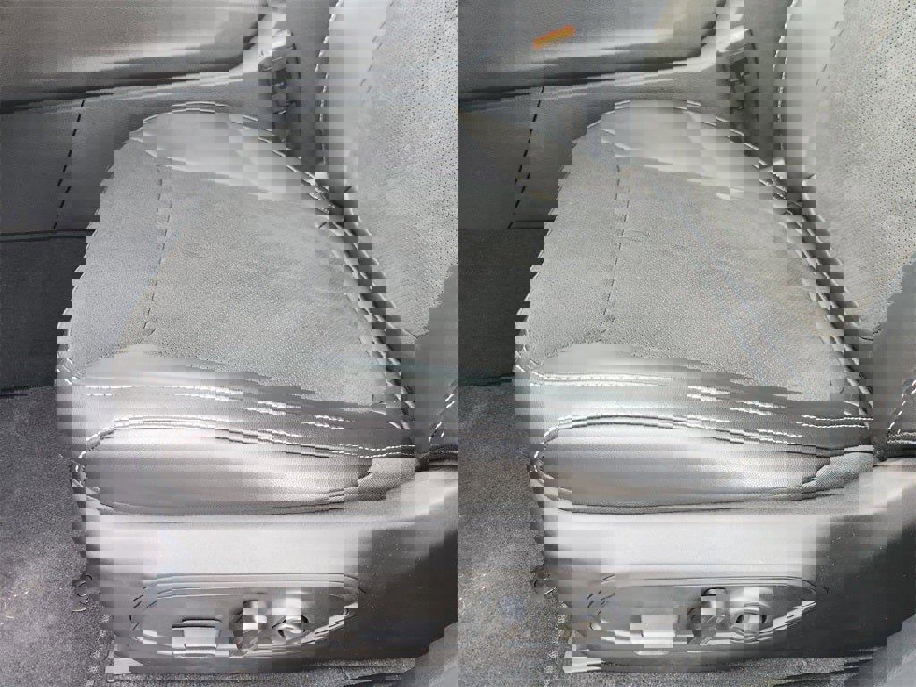 New 2025 Jeep Grand Cherokee Altitude image 17