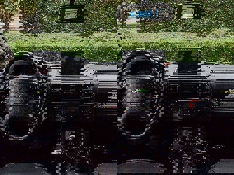 Used 2004 Land Rover Discovery S image 16