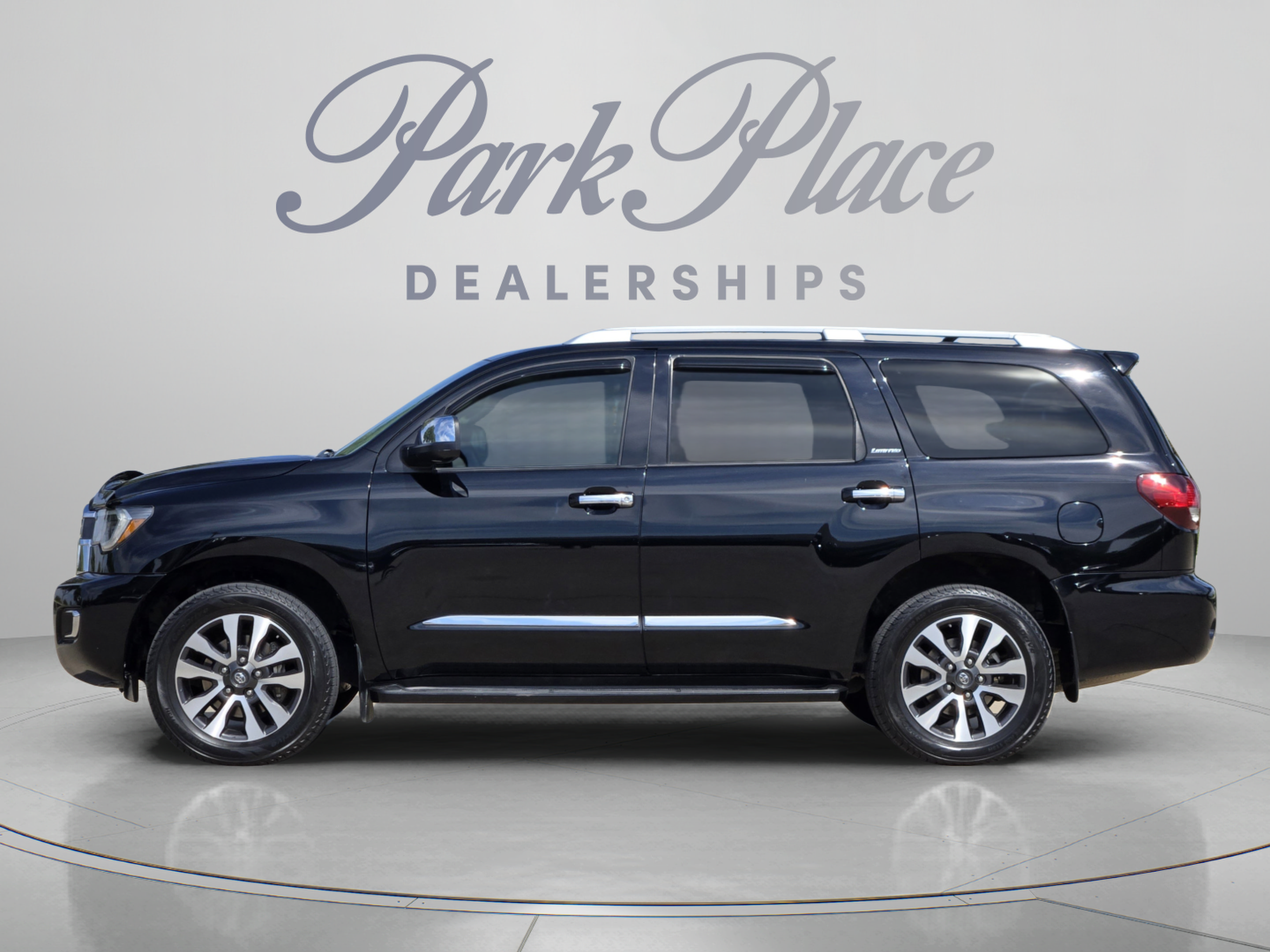 Used 2020 Toyota Sequoia Limited w/ Safety & Convenience Package AWD/4WD image 2