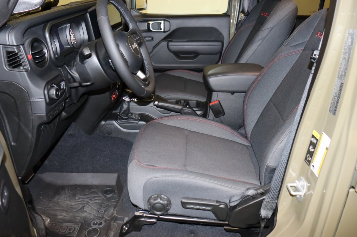 Used 2026 Jeep Wrangler Unlimited Rubicon w/ Xtreme 35 Tire Package image 5