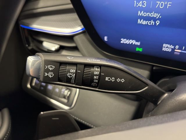 Used 2025 Buick Enclave Sport Touring image 32