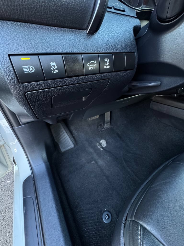Used 2024 Toyota Camry XSE FWD image 12