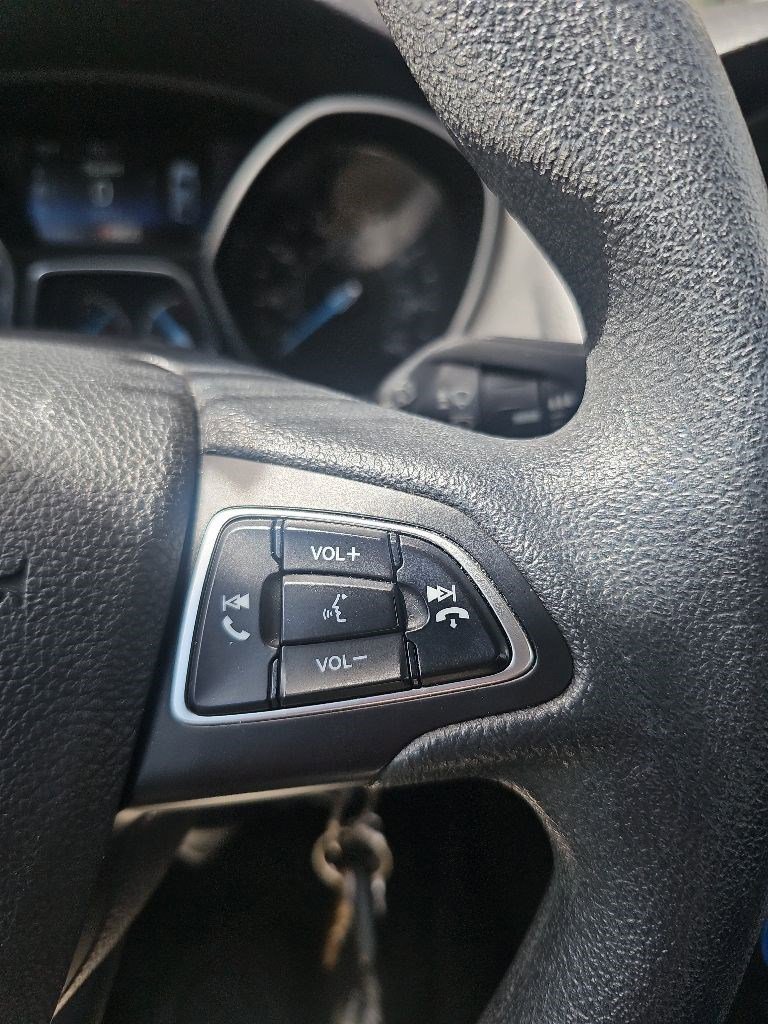 Used 2018 Ford Focus SE FWD image 7