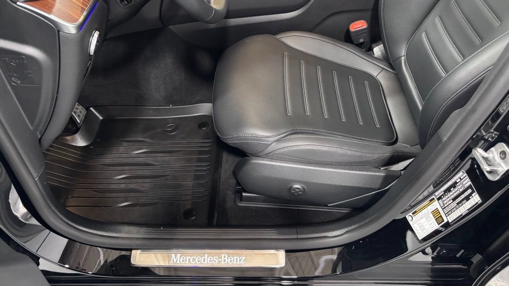 Certified 2025 Mercedes-Benz GLC 300 4MATIC image 11