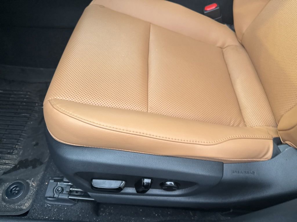 Used 2023 Lexus UX 250h 250h Premium w/ Accessory Package (Z2) image 12