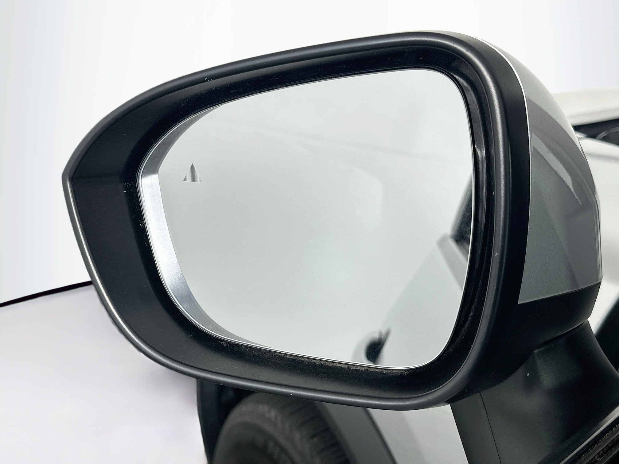 Used 2023 Nissan Rogue SV AWD/4WD image 16