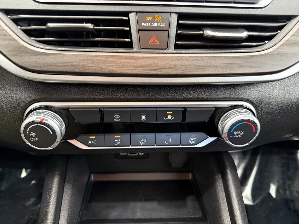 Used 2025 Nissan Altima 2.5 SV image 34