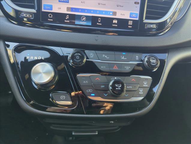 New 2026 Chrysler Voyager LX image 14