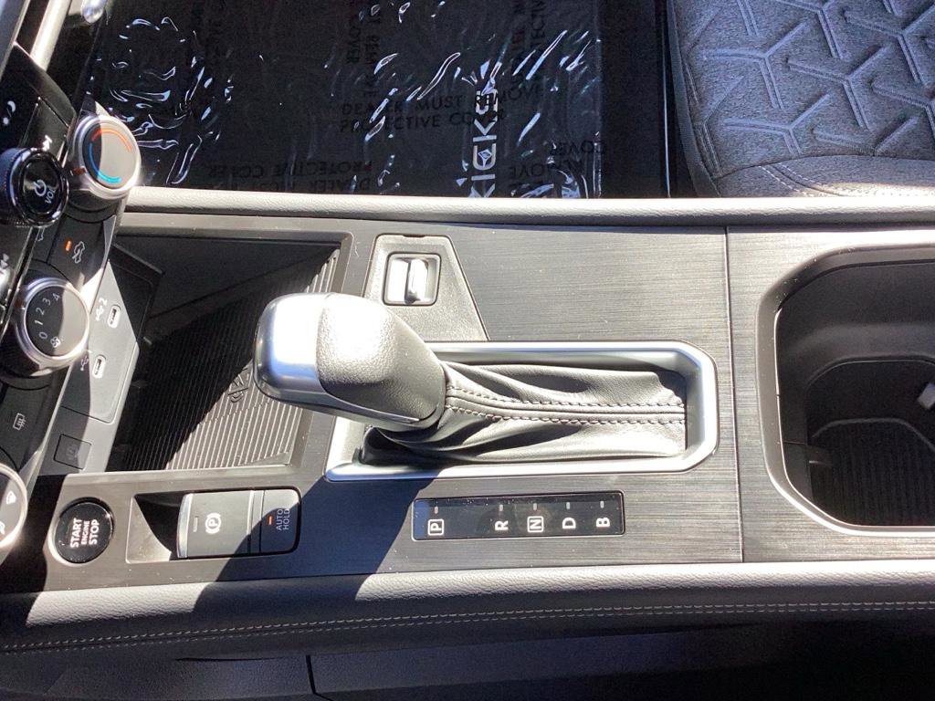 New 2025 Nissan Kicks SV w/ Charging Package image 14