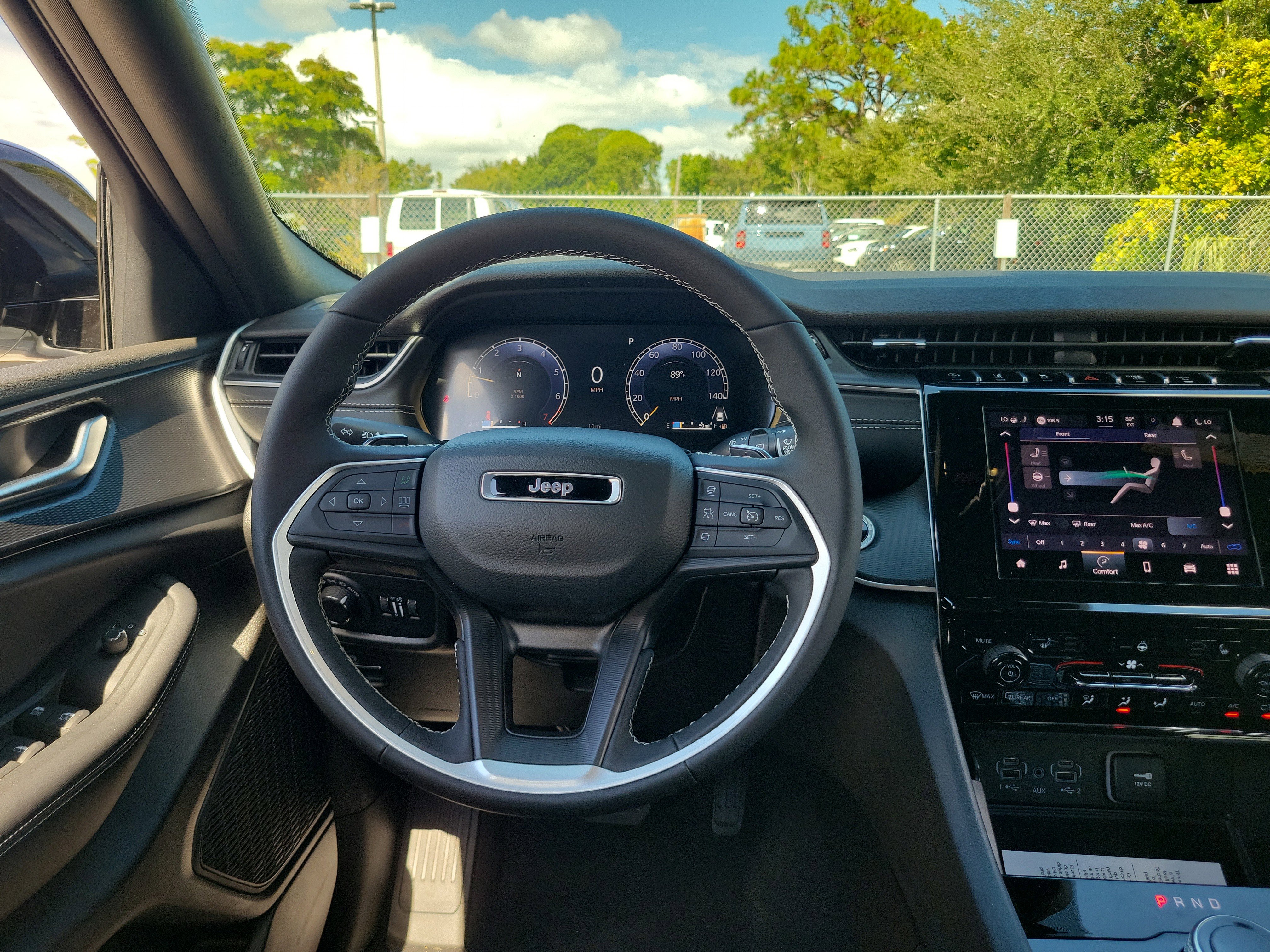 New 2025 Jeep Grand Cherokee L Laredo image 7